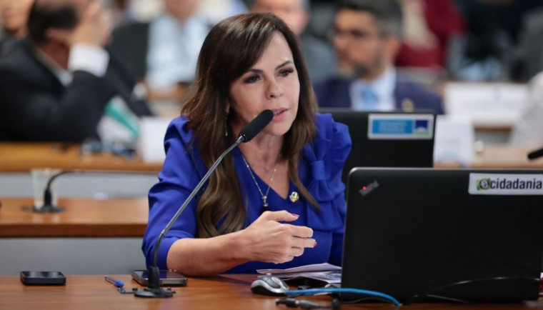 Senadora Professora Dorinha