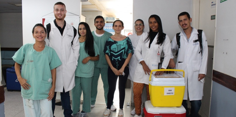 Parte da equipe multiprofissional envolvida na captação dos órgãos