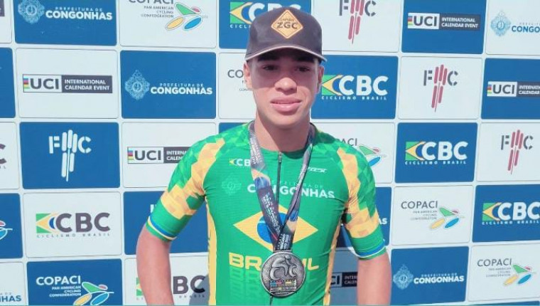 Com a Seleção Brasileira, atleta tocantinense Otávio Queiroz, subiu ao pódio do Campeonato