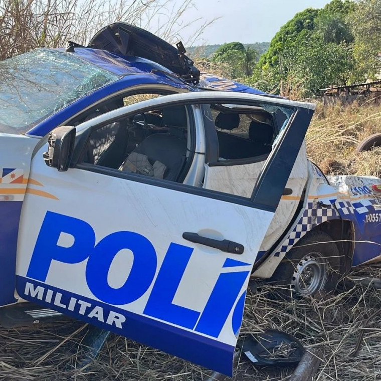 Um policial teve uma lesão leve na cabeça