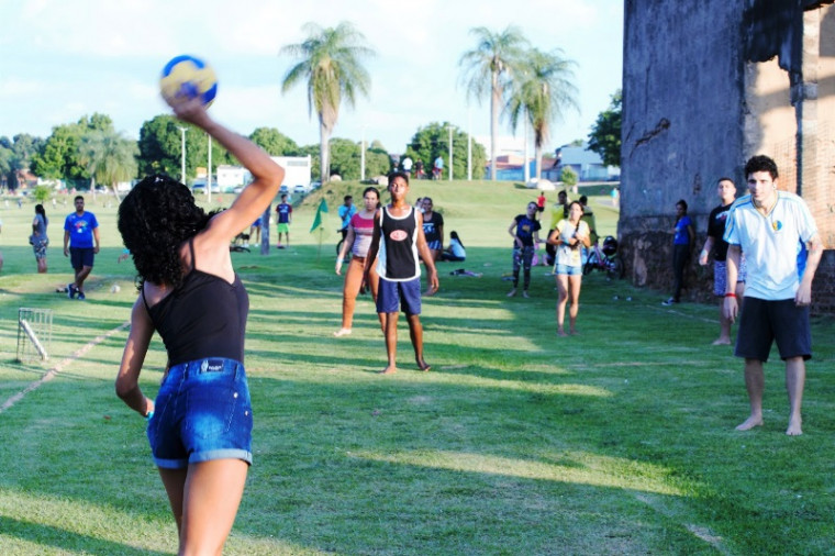 Queimada. Brincadeiras de criança