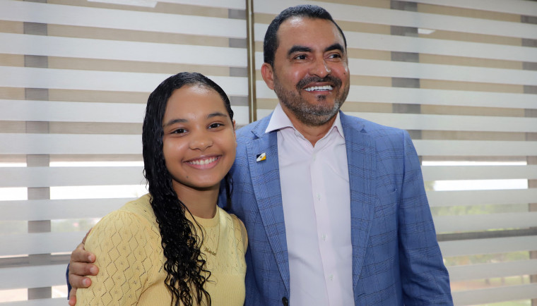 Cantora Maria Marçal e governador do Tocantins