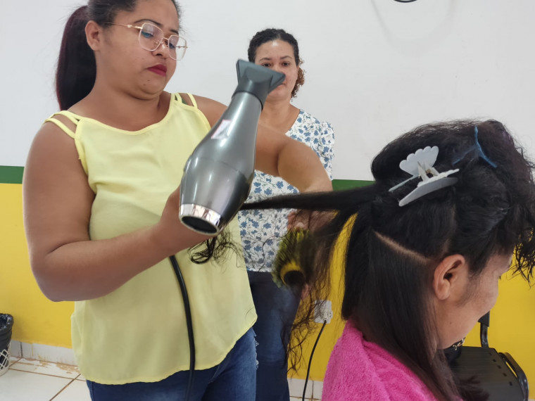 Curso de Penteados em Araguatins