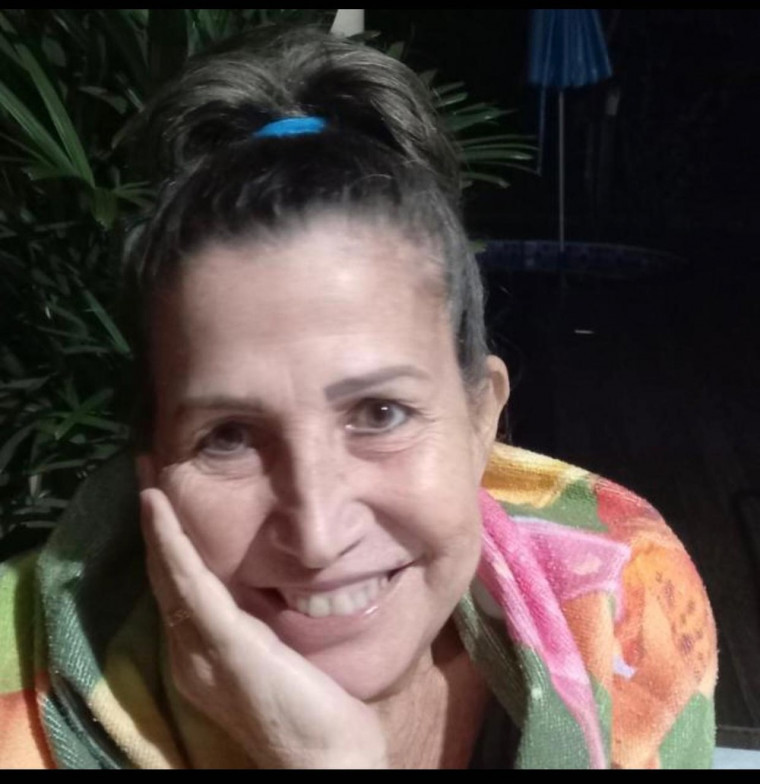 Professora Elisabeth Figueiredo, 60 anos, foi encontrada morta dentro de casa.