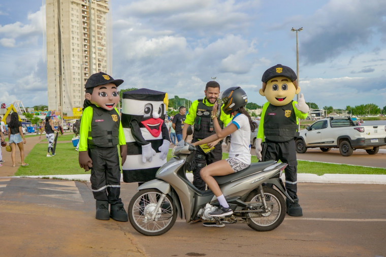 Mascotes do trânsito em Araguaína.