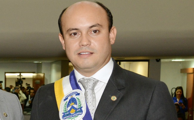 O político governou Tocantins de 4 de abril de 2014 a 1º de janeiro de 2015