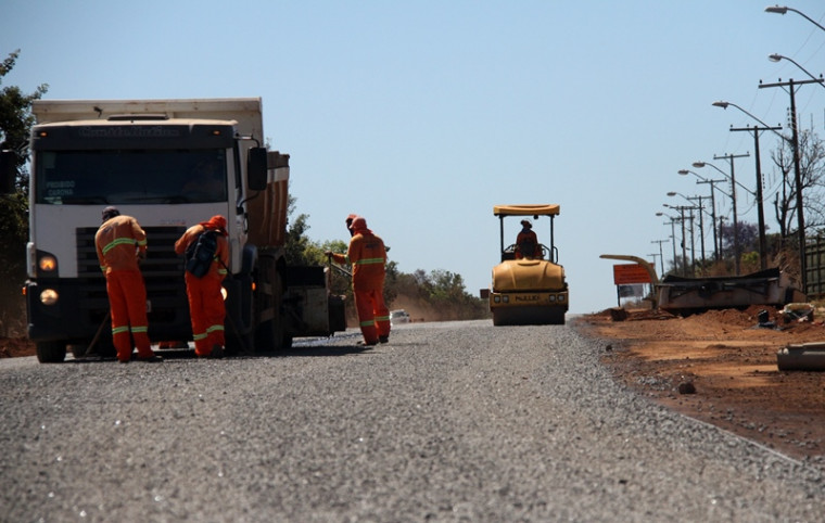 Obras de reconstrução de 40 km de asfalto no trecho da rodovia TO-255