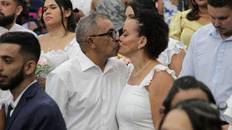 Muitas histórias emocionantes marcaram a quarta edição do casamento comunitário