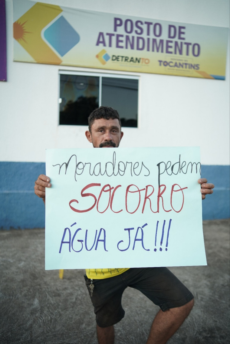 Moradores sofrem com o problema no abastecimento de água