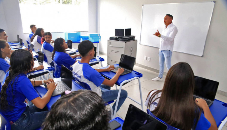Colégio Olavo Bilac inaugurado em Itaguatins teve investimento de mais de R$ 3 milhões.
