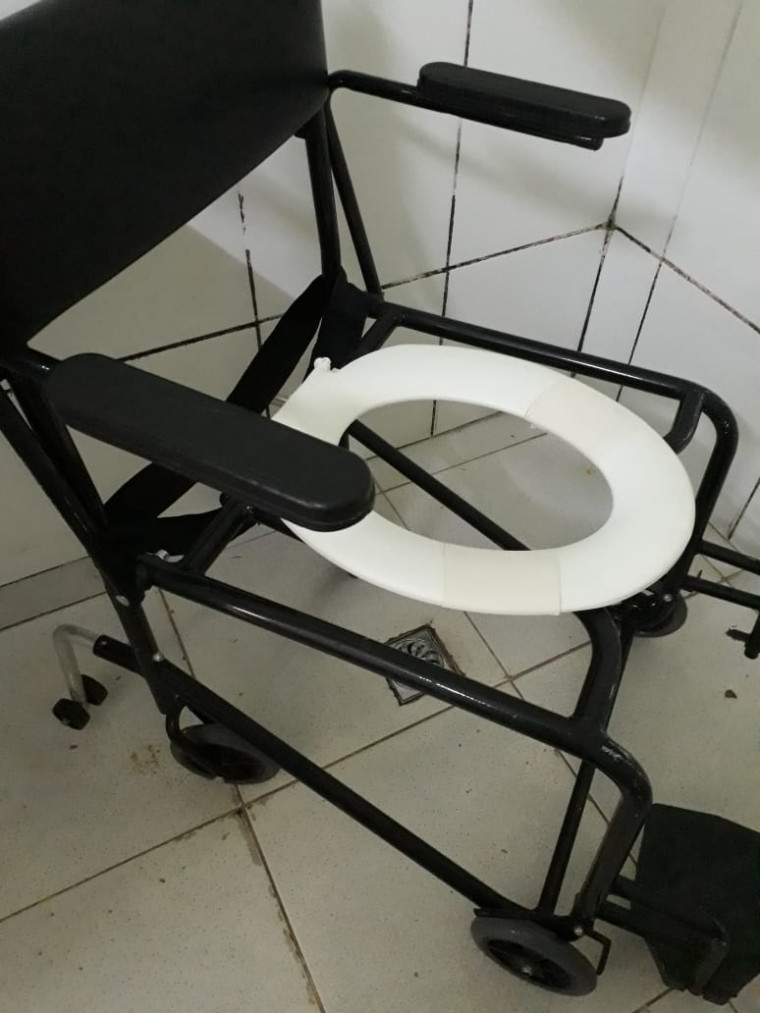 Nova cadeira de banho enviada ao hospital