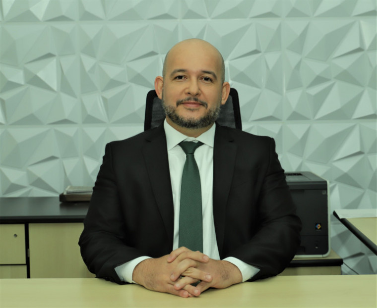 Paulo César Benfica Filho, Secretário de Estado da Administração, é o representante legal do Governo