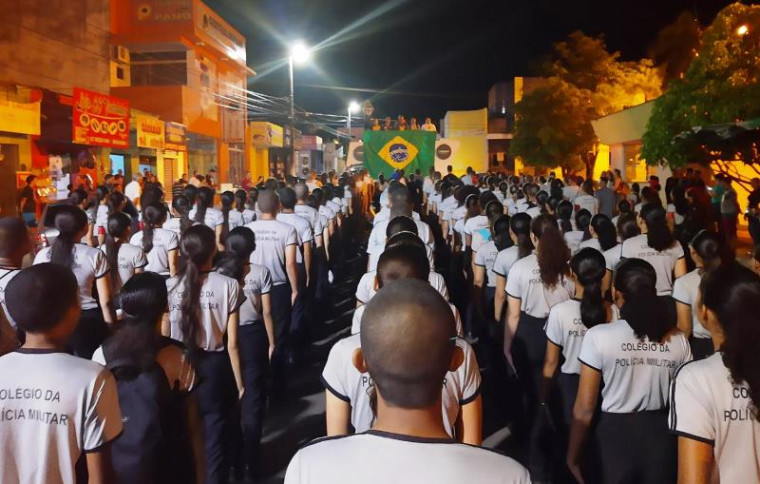 Protesto percorreu a Avenida Cônego João Lima