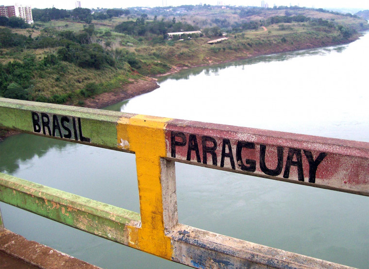 Ponte na fronteira entre Brasil e Paraguaí