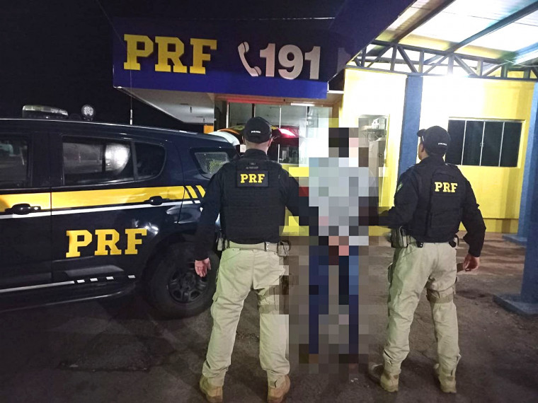 Suspeito foi preso pela equipe da PRF