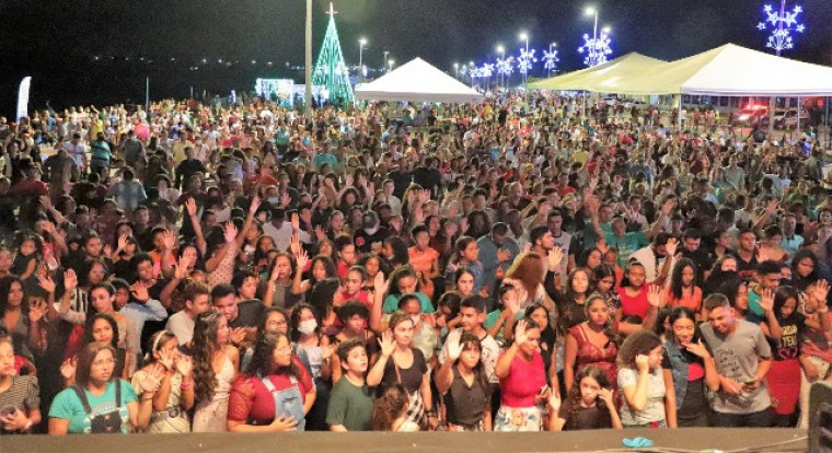 Cerca 20 mil pessoas participaram do evento cristão na Via Lago