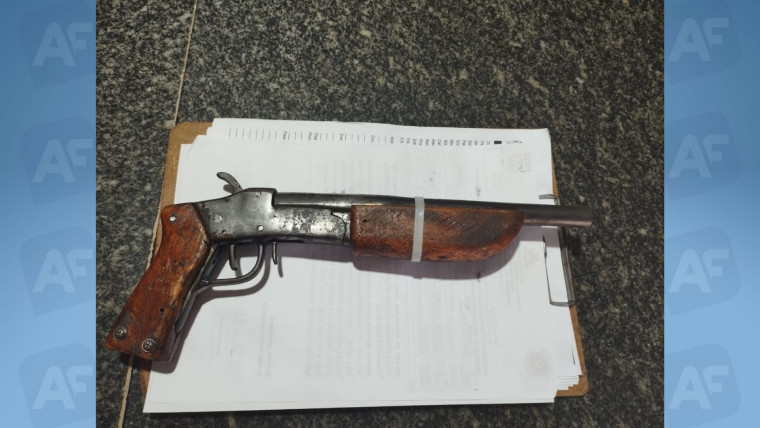 Arma utilizada no crime em São Miguel.