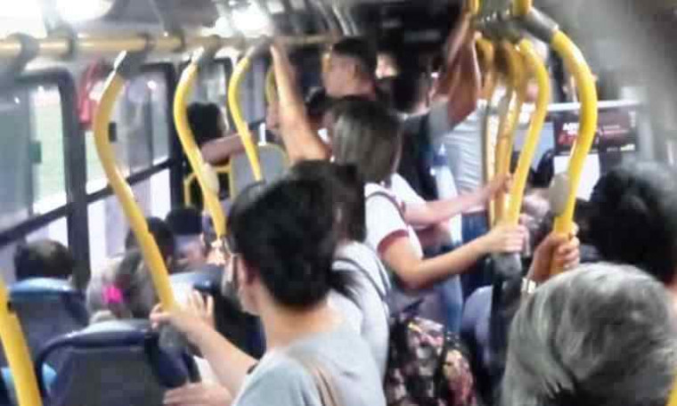 Superlotação nos ônibus de Palmas pode ter contribuído para aumento de casos