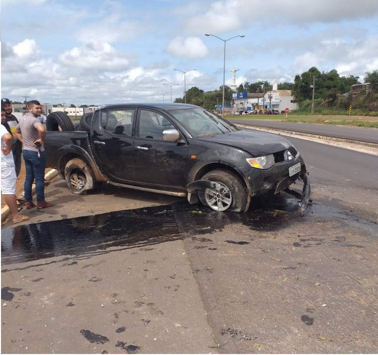 Acidente impressionante é registrado por câmera de segurança em Araguaína