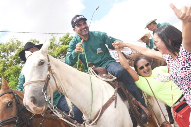 Wanderlei participando de cavalgada em Augustinópolis