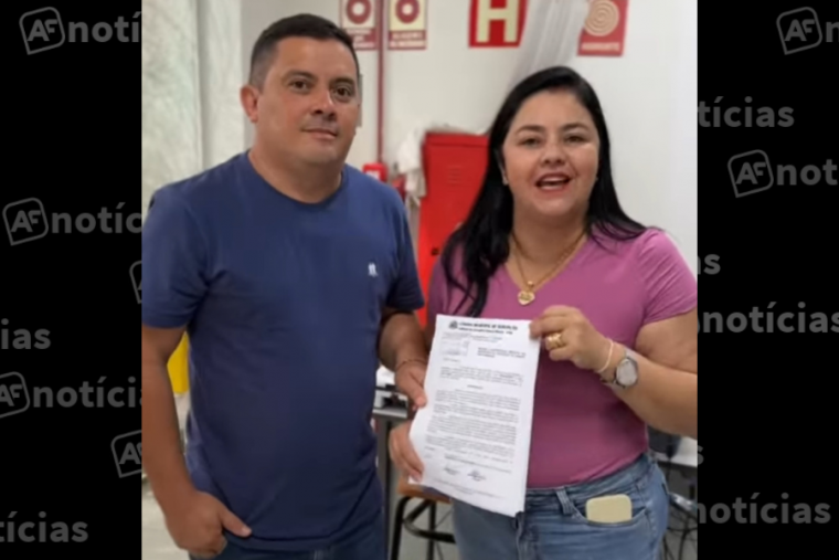 Vereadores Rodrigo e Débora compartilharam em conjunto vídeo com pedido de exoneração de colega