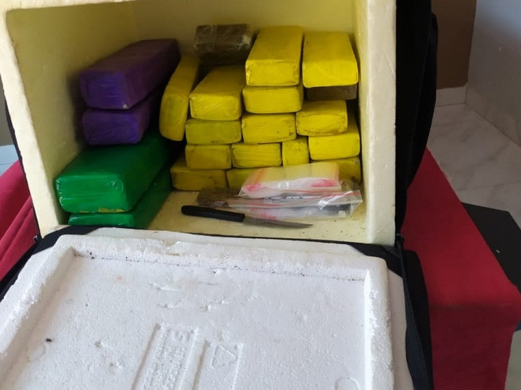 Caixa usada para delivery de drogas na Capital