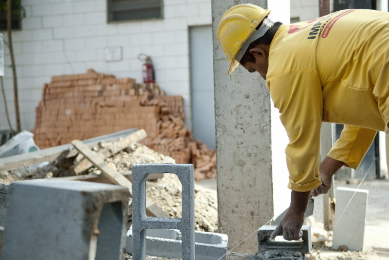 Setor de construção civil lidera contratações