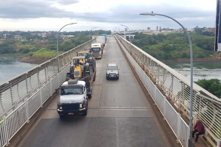 Ponte na divisa entre o Brasil e Paraguai