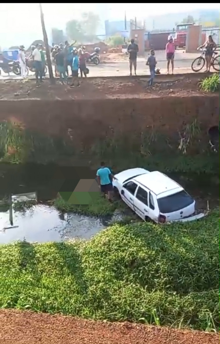 Motorista bbado ao lado da vtima