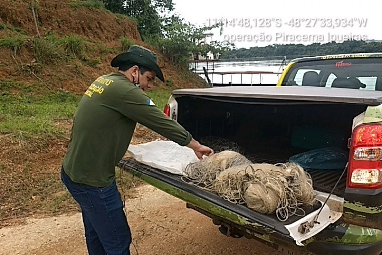 Mais de 1,2 mil metros de redes foi tirado das águas do rio Tocantins