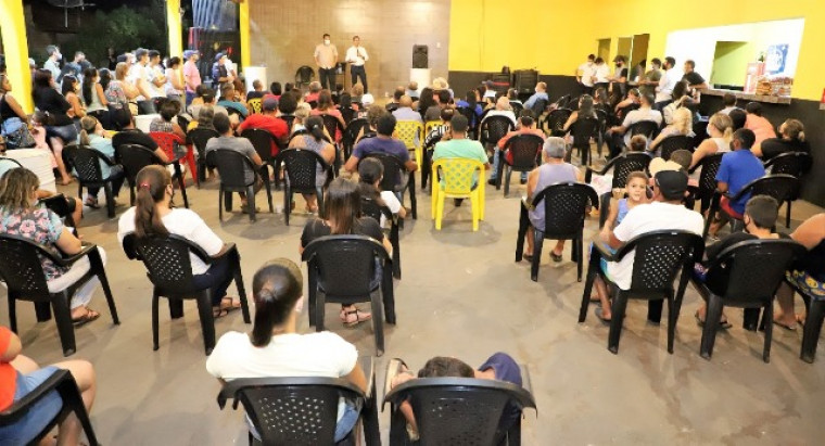 Cerca de 150 moradores do Parque Bom Viver participaram da reunião