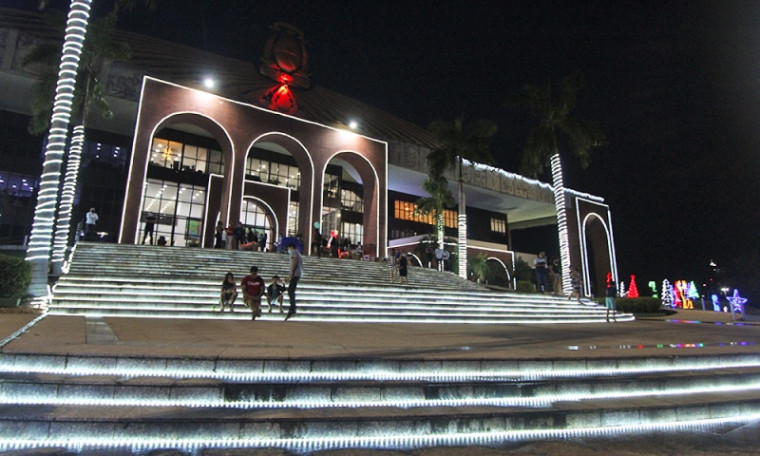 Iluminação no Palácio Araguaia
