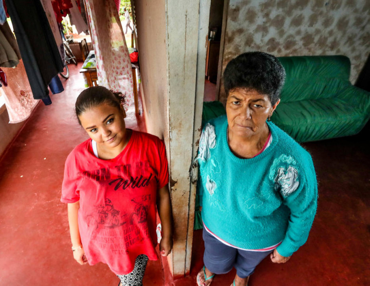 Divergências. Coraline ds Santos, 20 anos, que vota no PT e sua avó Neusa , que vota em Bolsonaro