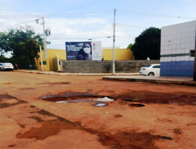 Ruas de Gurupi estão tomadas por buracos