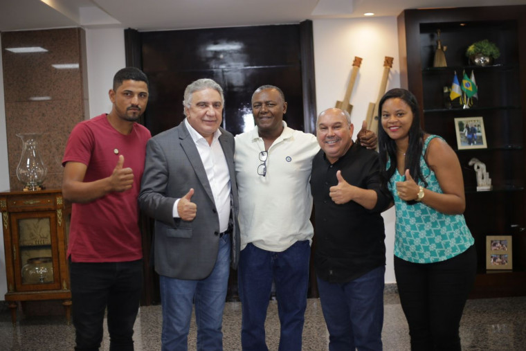 Grupo foi recebido no Palácio Araguaia pelo governador em exercício Laurez Moreira (PDT)