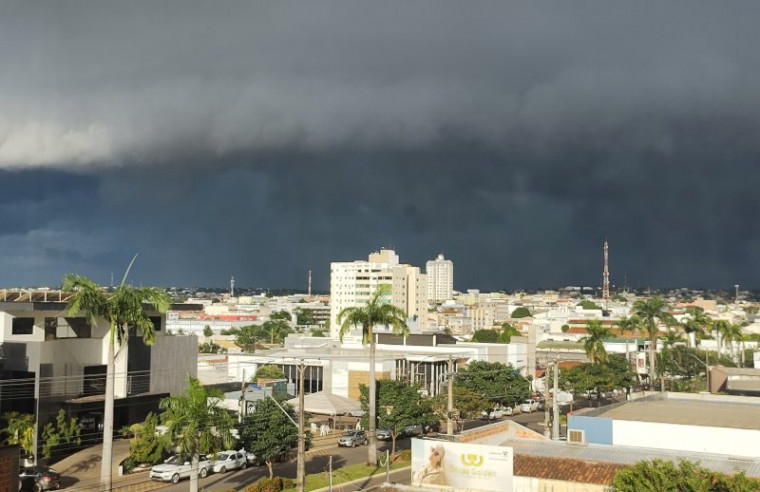 Nuvem de chuva em Araguaína.