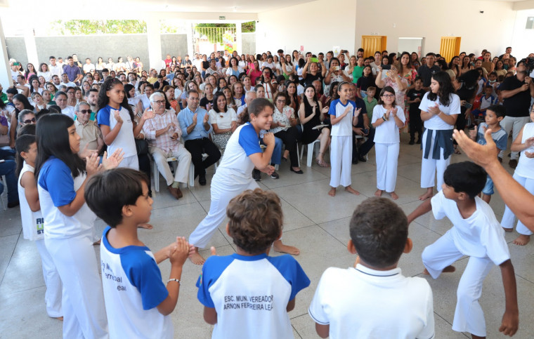 Escola Municipal Arnon Leal vai ofertar aos seus alunos, atividades extraescolares no período vespertino, como capoeira
