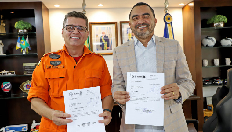 Comandante-Geral do CBMTO, Coronel Carlos Farias e governador Wanderlei Barbosa