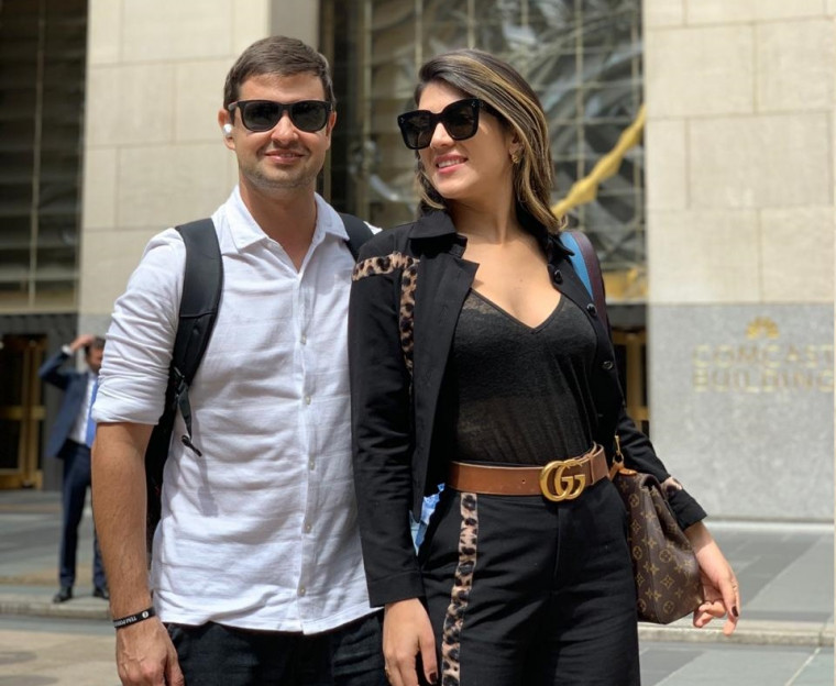 Letícia e o marido, Douglas Oliveira, de férias em New York.
