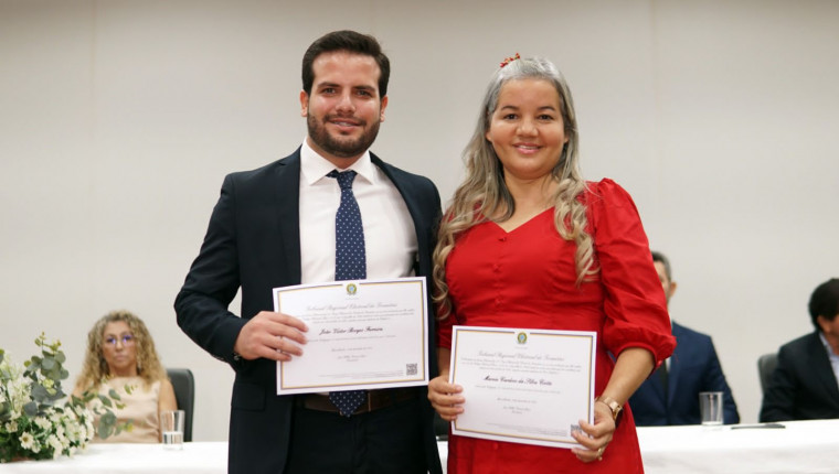 Novo prefeito de Muricilândia, ao lado da vice-prefeita