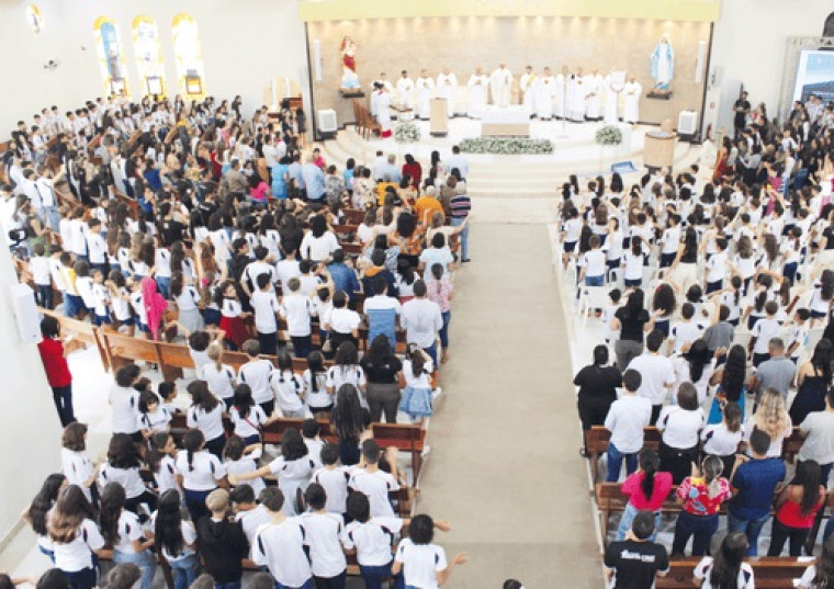 Missa lotou o Santuário Sagrado Coração de Jesus, em Araguaína