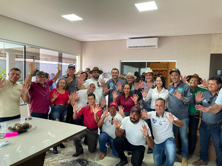 Encontro com as lideranças políticas de Santa Fé do Araguaia.