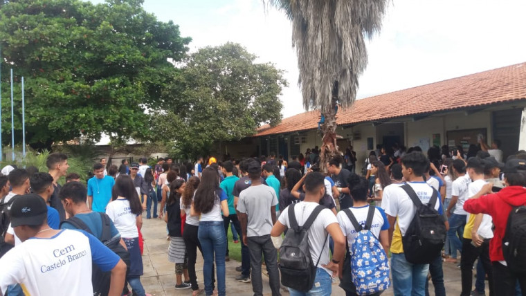 Estudantes protestaram no CCB Polivalente, em Araguaína