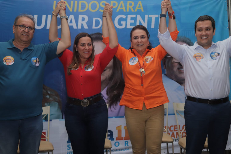 Kátia Abreu junto com Marcelo e Dulce Miranda.