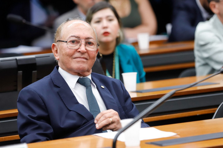Deputado Federal Lázaro Botelho votou a favor das alterações
