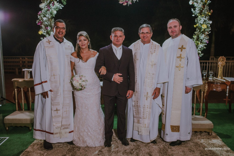 Padre Francisco Alfenas, os anfitriões, padre Amilar Giuriato e padre Eduardo Calliman.