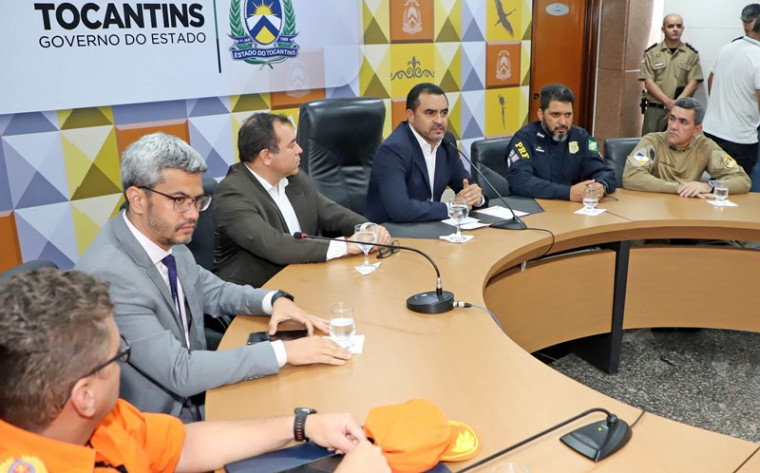 Reunião com gabinete de crise no Palácio Araguaia