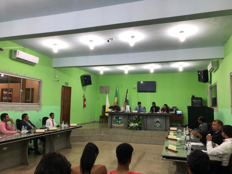 Câmara de Arapoema aceita denúncia de eleitor contra prefeita