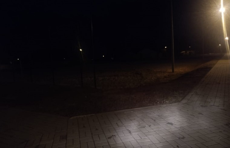 Praça completamente no escuro