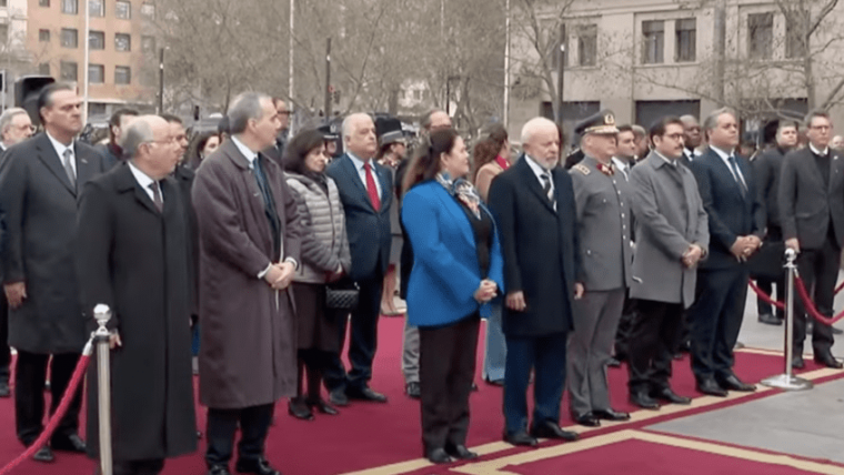 Lula é vaiado em cerimônia no Chile